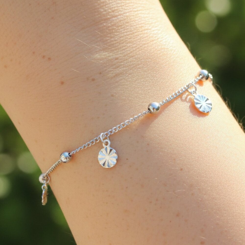 "Minimalist Bracelet, Sleek & Modern Design, Women’s Fashion, YC110247-B
